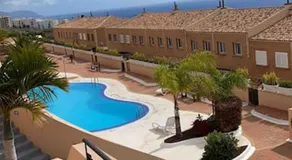 Casa Adosada de lujo con piscina y vistas al mar - Image 3