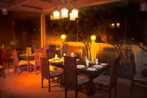 Royal Elegance Hotel - Image 4