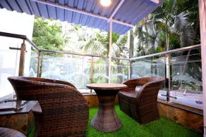 Luxury 4 Bedroom villa with pool in Kandivali East - Image 3