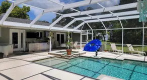 Manatee River Bungalow - Image 3