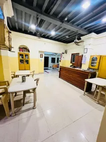 Luxmi Hotel - Image 2