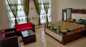Oasis Dreams Farmhouse - Image 2