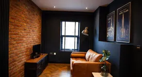 Heatons Retreat - Modern Two Bedroom Apartment - Image 3