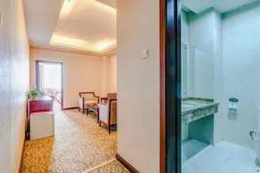 Lu Long Grand Hotel - Image 3