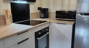 Maison rénovée avec stationnement privatif - Image 3