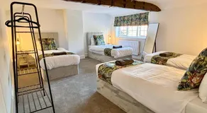 The Jefferson Arms Apartment - Image 2
