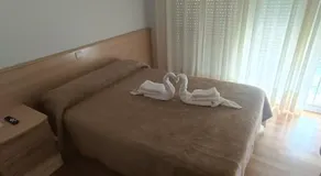 Hostal Alhambra - Image 5
