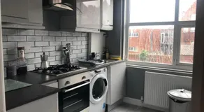 Affordable Luxury 1 Stunning apartment Sunderland close to City centre hospital Crown Works Studio and Nissan - Image 3