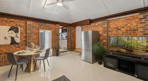 Cozy Comfort 4BR near Malls and Transport - Image 3