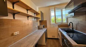 Cosy accommodation for teams & groups & family with parking - Image 3
