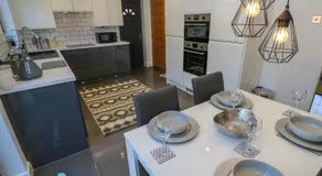 Camellia House - Image 3