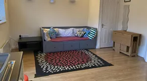 CV225AA 1 Bedroom-Near Rugby School-Ground Floor-WiFi-Self Check In - Image 2