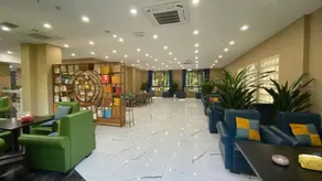 Under the banyan tree, there is a home stay (Guanyinqiao 9th Street store) - Image 4