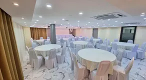 Bright Hotel - Image 3
