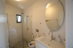 Heart of Jerusalem best balcony apartment - Image 2