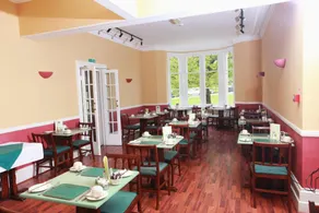Russell Hotel - Image 3