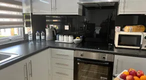 Grand Bleu - London - Next to Piccadilly Line Tube Station & Brand New Facilities - Image 4