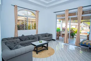 Sea Front Villa - Image 5