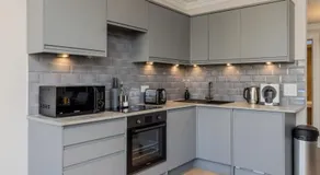 Dragon Suites - Edinburgh City Centre 2 Bed Apartment - Image 5