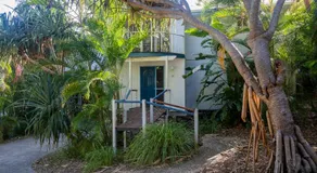 Surf Gums, Sleeps 9, Pet Friendly, Fully Renovated - Image 1