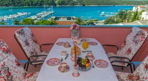 Villa Rossa Apartments - Image 3