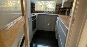 Modern 4-bedroom entire house with Garden - Image 4