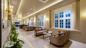 Saltstayz Autograph - Connaught Place - Image 2