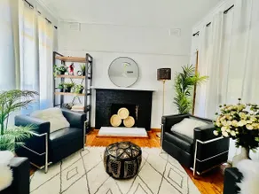 Cozy 5 br home in a central location to everywhere - Image 2