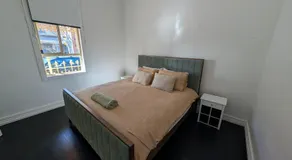 Little Yellow Guesthouse - Image 2