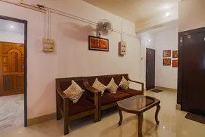 OYO 38598 The Executive Inn - Image 4