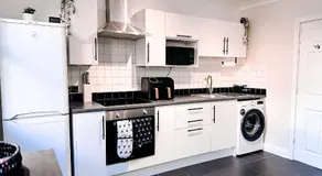 Fitaa House Southampton - Image 2