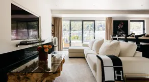 The Edgewater Suites - RIVERSIDE - Image 2