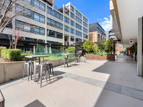 Bright Kingston Stay With Balcony Access - Image 5