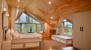 Tree of Life Lakeside Cottage, Srinagar - Image 2