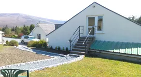 The Lodge guesthouse - Image 3