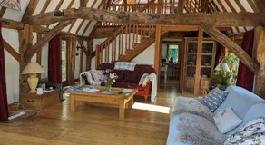 Cosy listed barn in peaceful country village - Image 3