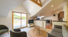 Grande maison familiale avec jardin parking et jeux - Image 3