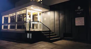 Elbgalerie Hotel - Image 2