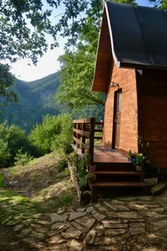 Romantic cabin in the forest on the Marche hills - Image 2