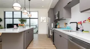 Spacious 3Bedroom Apt close to LAX & Sofi Stadium* - Image 5