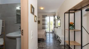 Tsolakis Studios & Apartments - Image 2