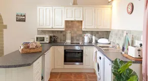 Spacious Swallow Cottage - Image 3