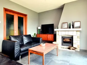Modern Holiday Home in Flobecq with Garden - Image 2
