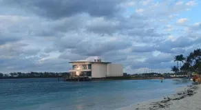 Da Pink And White Palace - Image 4