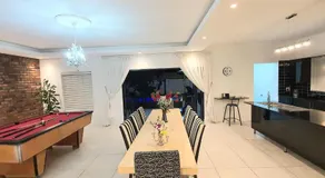 Villa Parisienne Modern Guest house - Image 3
