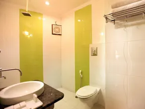 Hotel The Class, Delhi Airport - Image 3