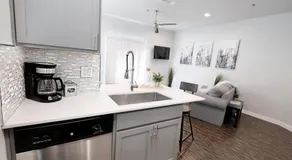Global Cup The Kozy Urban Dallas Flat - Image 4