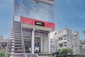 Hotel O Girish grand hotel - Image 2