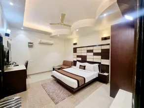 The Esse Hotel - Image 2