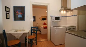 Freundliches Apartment mit Innenhof-Garten - Image 4
